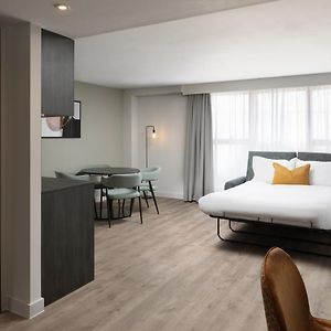 Suite met een Slaapkamer en een Queen Size Bed